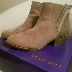 Madden Girl Hooper Taupe booties NEW